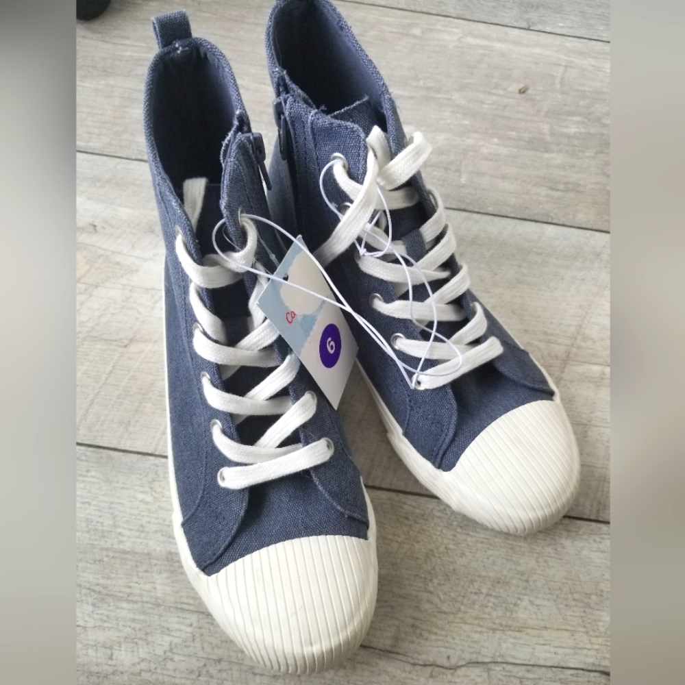 Kids Cat & Jack Shiloh High top Lace up, Side zip Sneakers Size 6